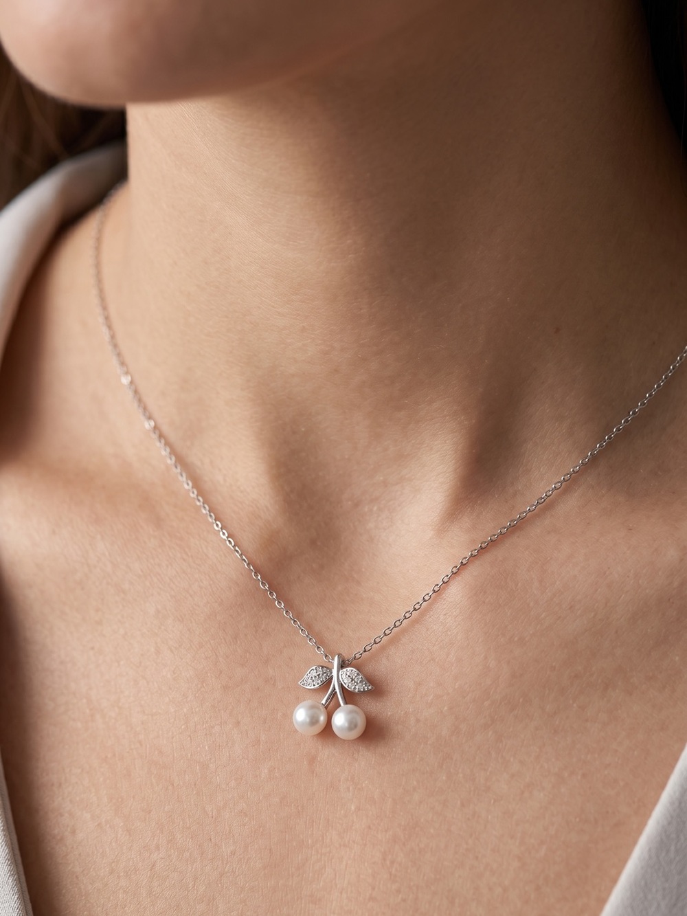 White Gold Plated Freshwater Pearl Necklace. New.